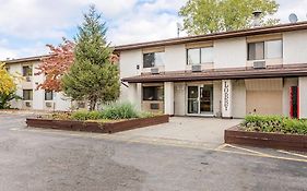 Rodeway Inn & Suites Grand Rapids Southeast